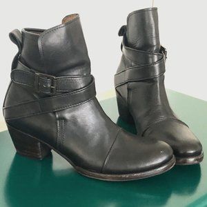 Heeled combat style bootie slide on with buckle black size 7.5 by sutro shoes